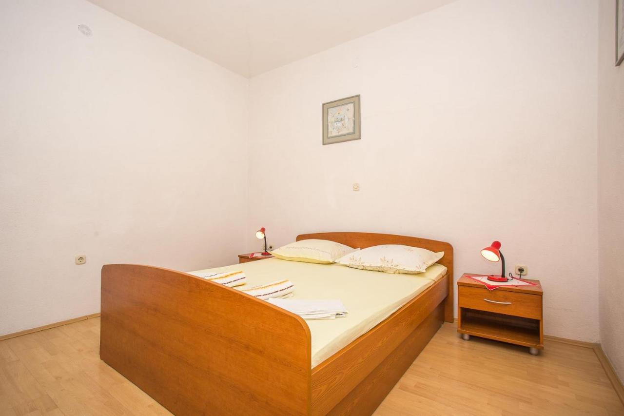Apartments Nuic 748 Makarska Exterior photo